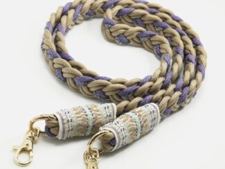 Cordon Ambrée tressé beige et lavande avec embouts brodés pastel et mousquetons dorés