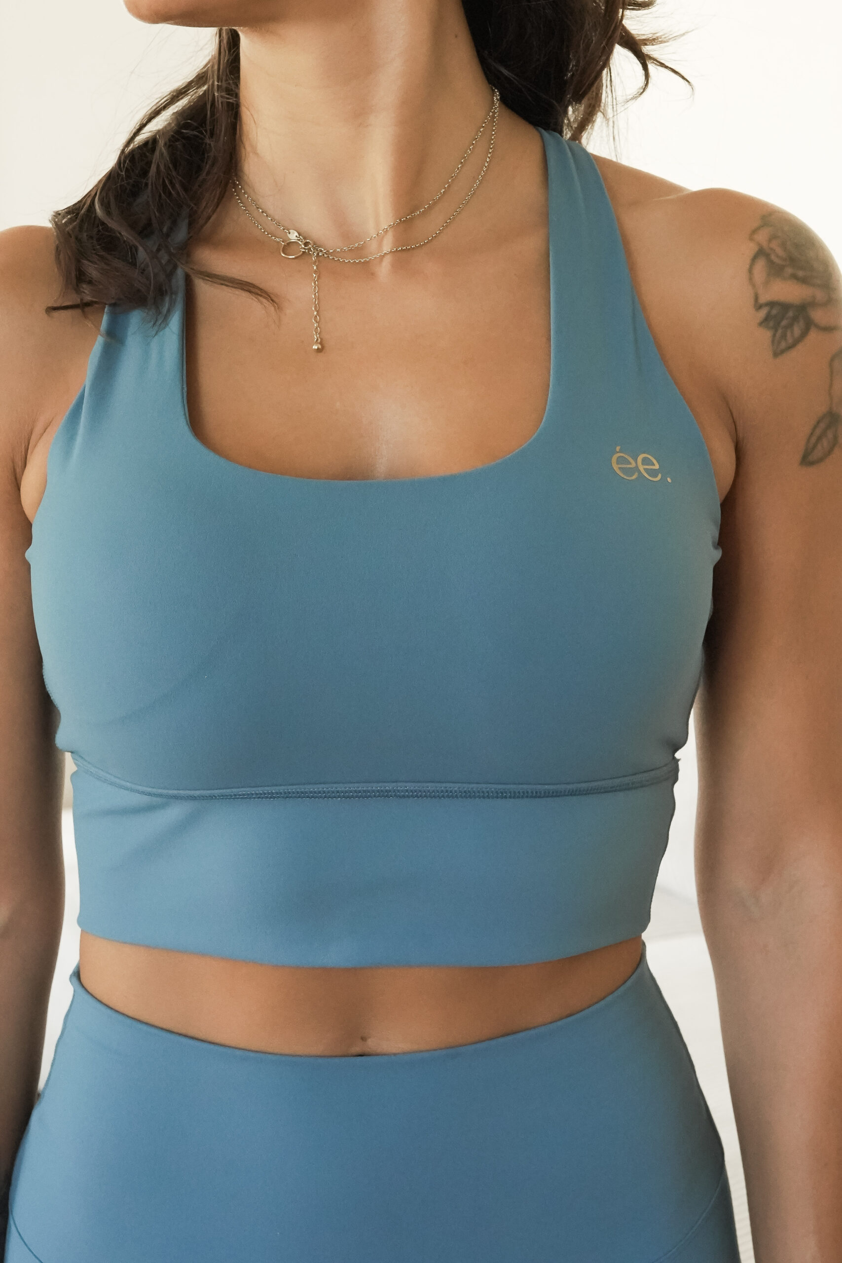 brassière Glow Club bleu Serenity alt : Brassière Glow Club – Bleu Serenity | ambrée. tissu bleu serenity