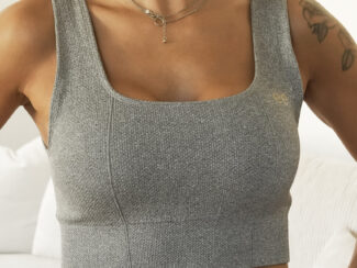 alt : Brassière Glow Club – Gris Texture | ambrée. texture tissu